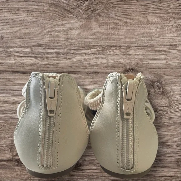 Mossimo sandals EUC size 7 1/2 macrame cream color zipper back flats - Picture 5 of 7
